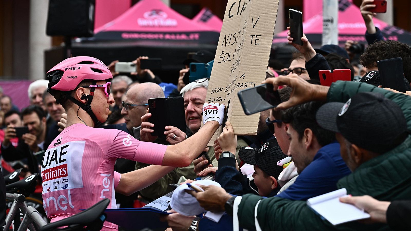 Giro de Italia 2024 | Resumen de la etapa 3: Pogacar pone emoción al final