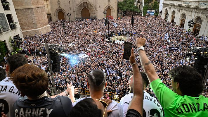 Telediario 2 - 35.000 personas celebran el ascenso a Segunda del Castellón