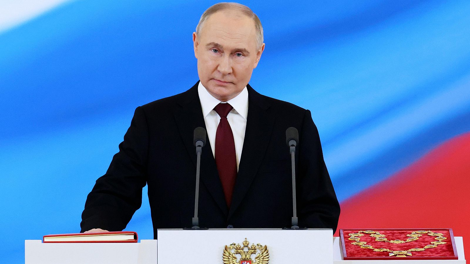 Putin es investido presidente de Rusia: "Somos un pueblo único, juntos, venceremos"