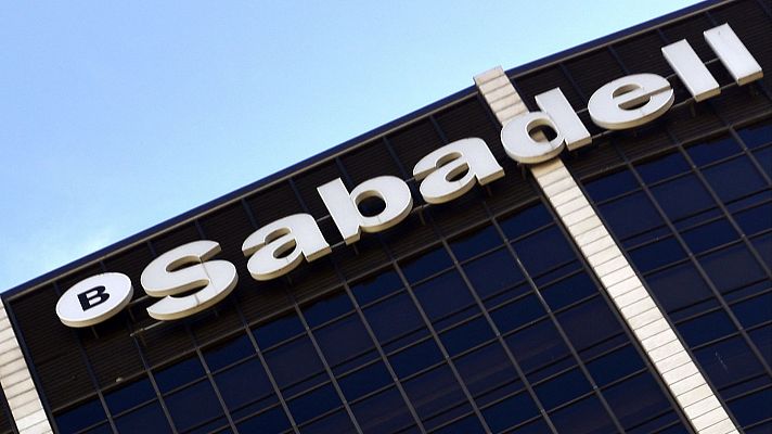 Telediario 1 - El Banco Sabadell rechaza la oferta de fusión del BBVA: ¿qué escenarios se abren ahora?