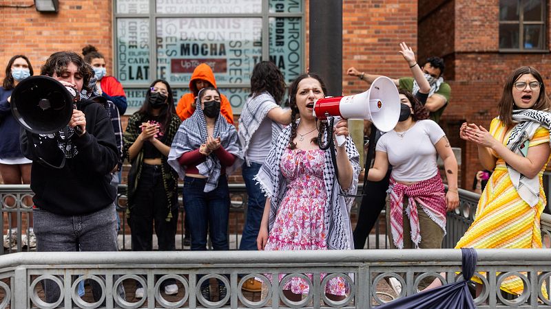 Estudiantes propalestinos de la Universidad de Washington piden a Biden que deje de enviar armas a Israel | Ver