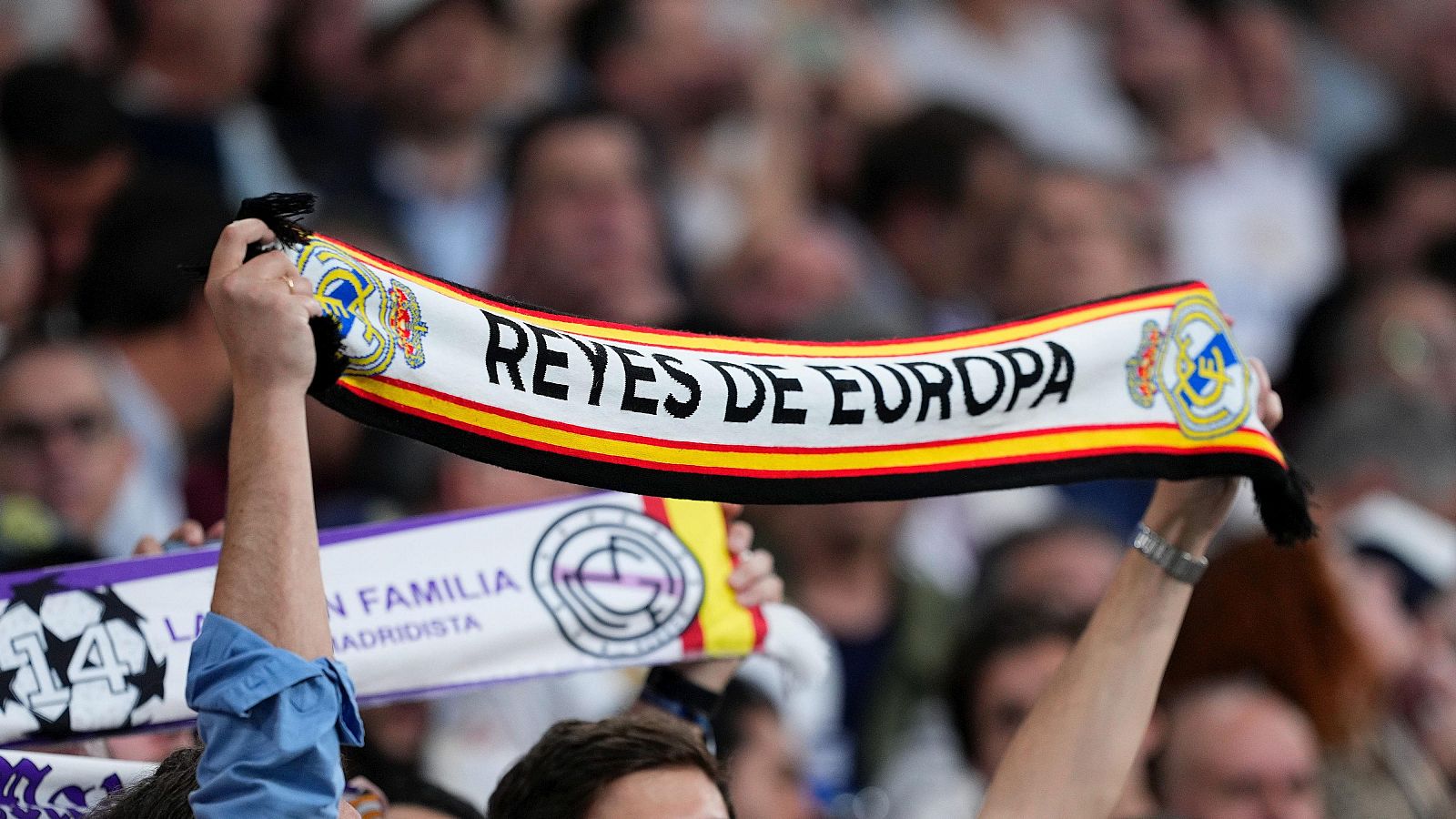 Aficionados del Real Madrid durante el partido de semifinales frente al Bayern de Múnich.