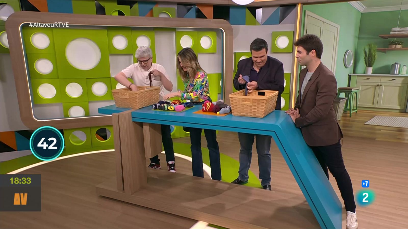 Trobar parella als mitjons perduts | L'altaveu - L'altaveu | Veure