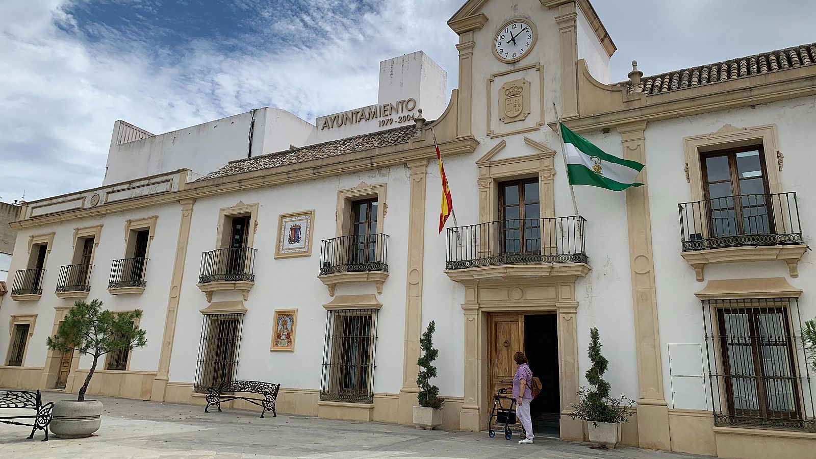Burguillos, el pueblo sevillano al borde del embargo | Ver