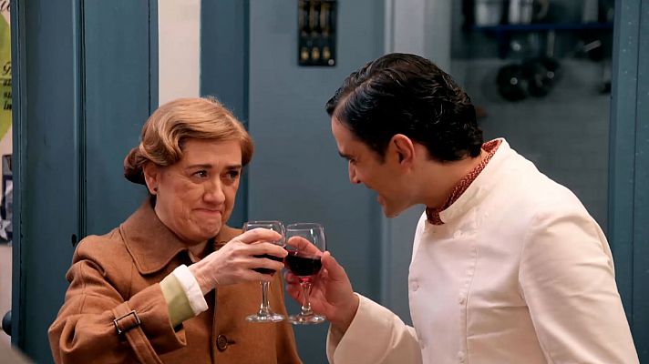 Salón de té La Moderna - Los trabajadores de La Moderna preparan una bonita despedida para Pietro