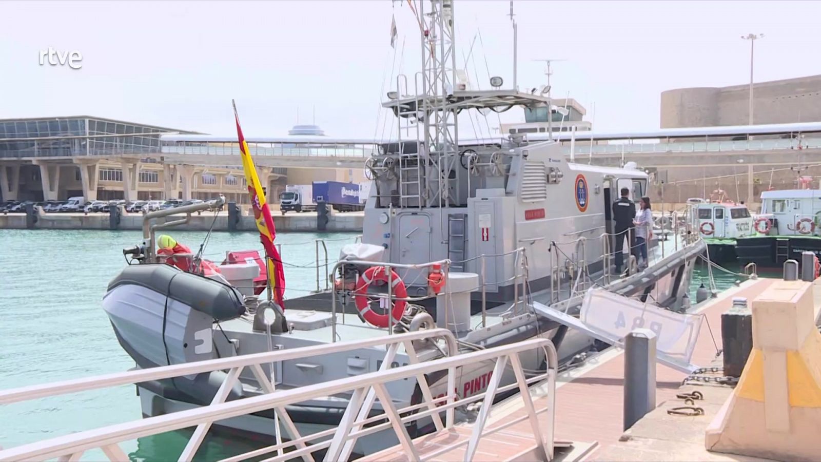 El patrullero "isla Pinto" vigila aguas de soberanía española que limitan con Marruecos