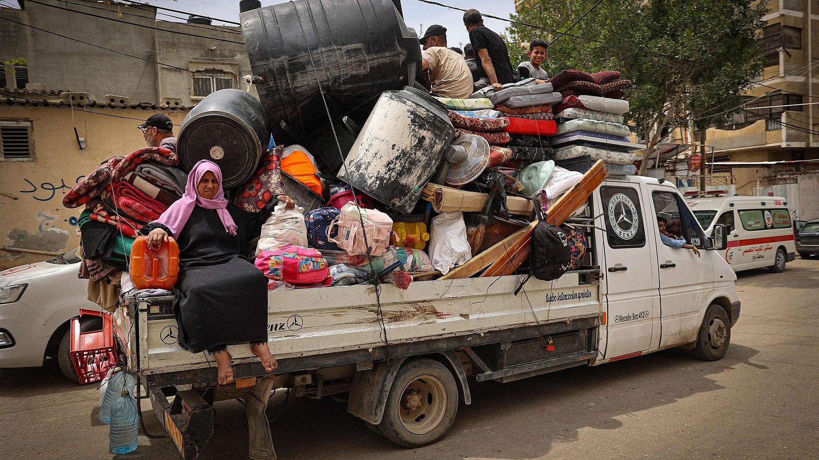 Más de 100.000 palestinos, obligados a huir de Ráfah