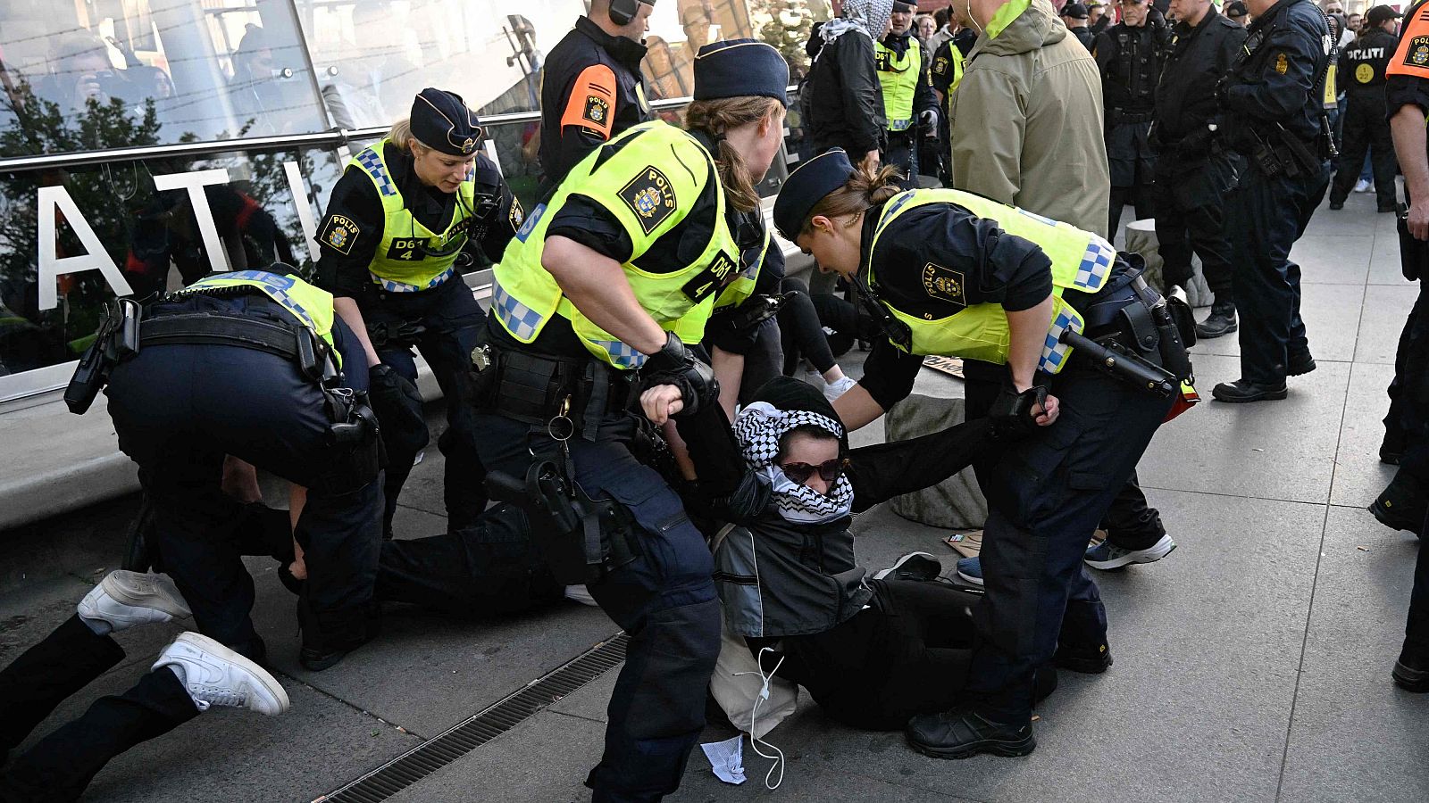 Telediario 2 en cuatro minutos - 11/05/24 - RTVE.es | Ver