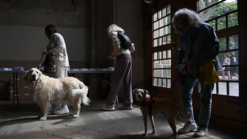 Cataluña vota con normalidad en unas elecciones anticipadas | Ver