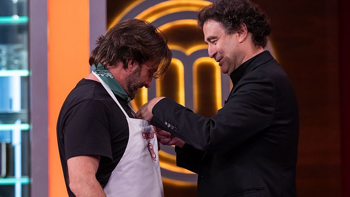 Gonzalo consigue el pin de la inmunidad con su lasaña