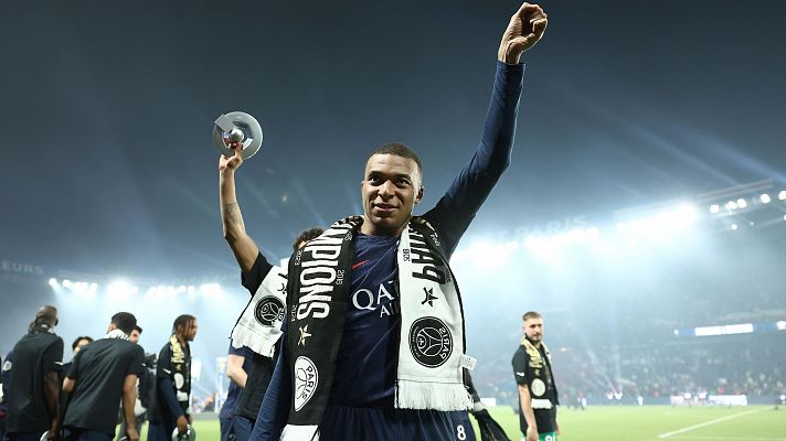 Telediario 1 - División de opiniones de la grada del PSG en la despedida de Kylian Mbappé