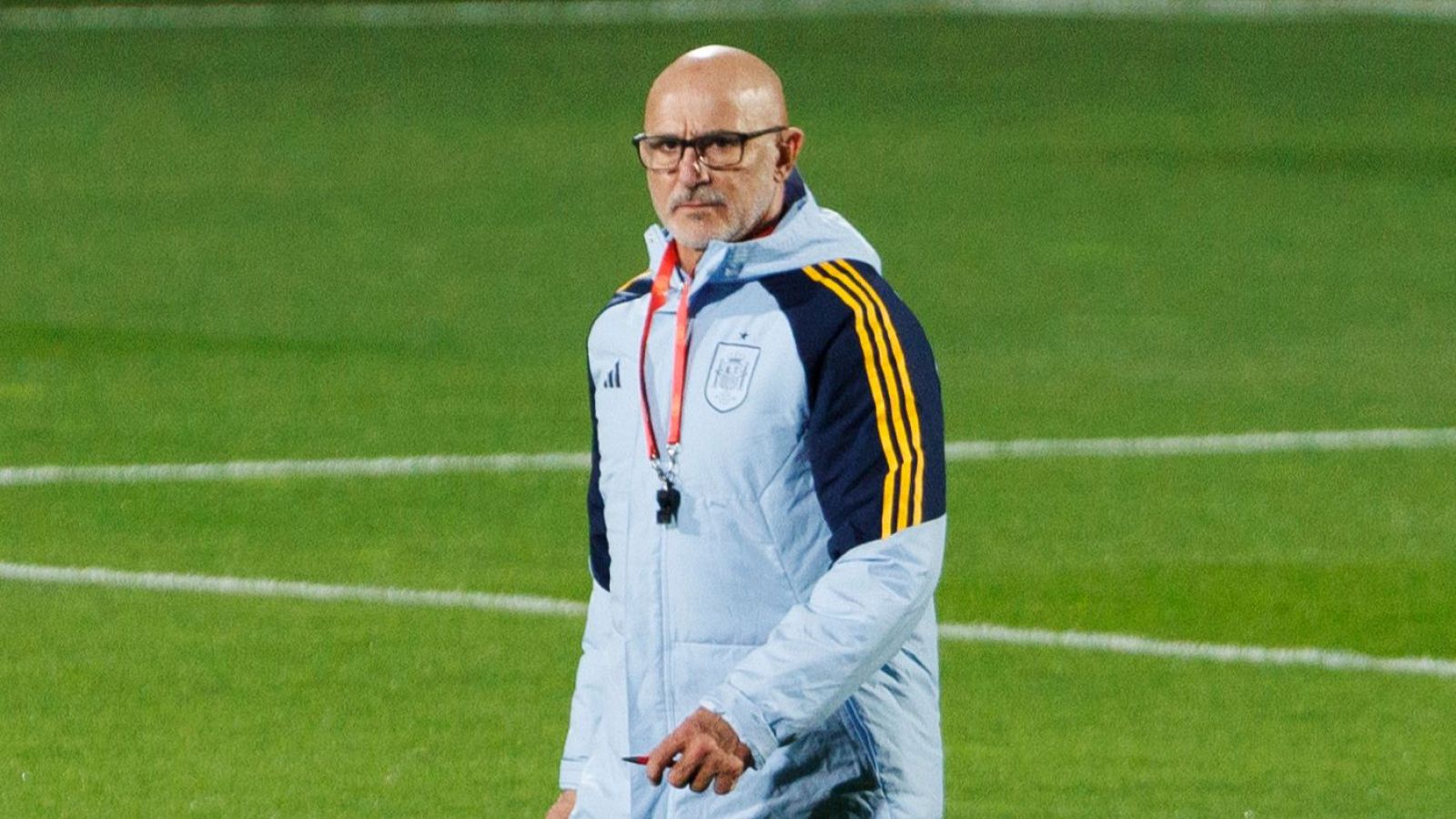 Luis De la Fuente se siente renovado con "un apretón de manos" | Ver