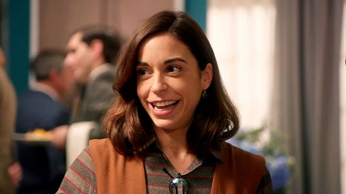 Salón de té La Moderna - Celia se convierte en la nueva fotógrafa de La Moderna