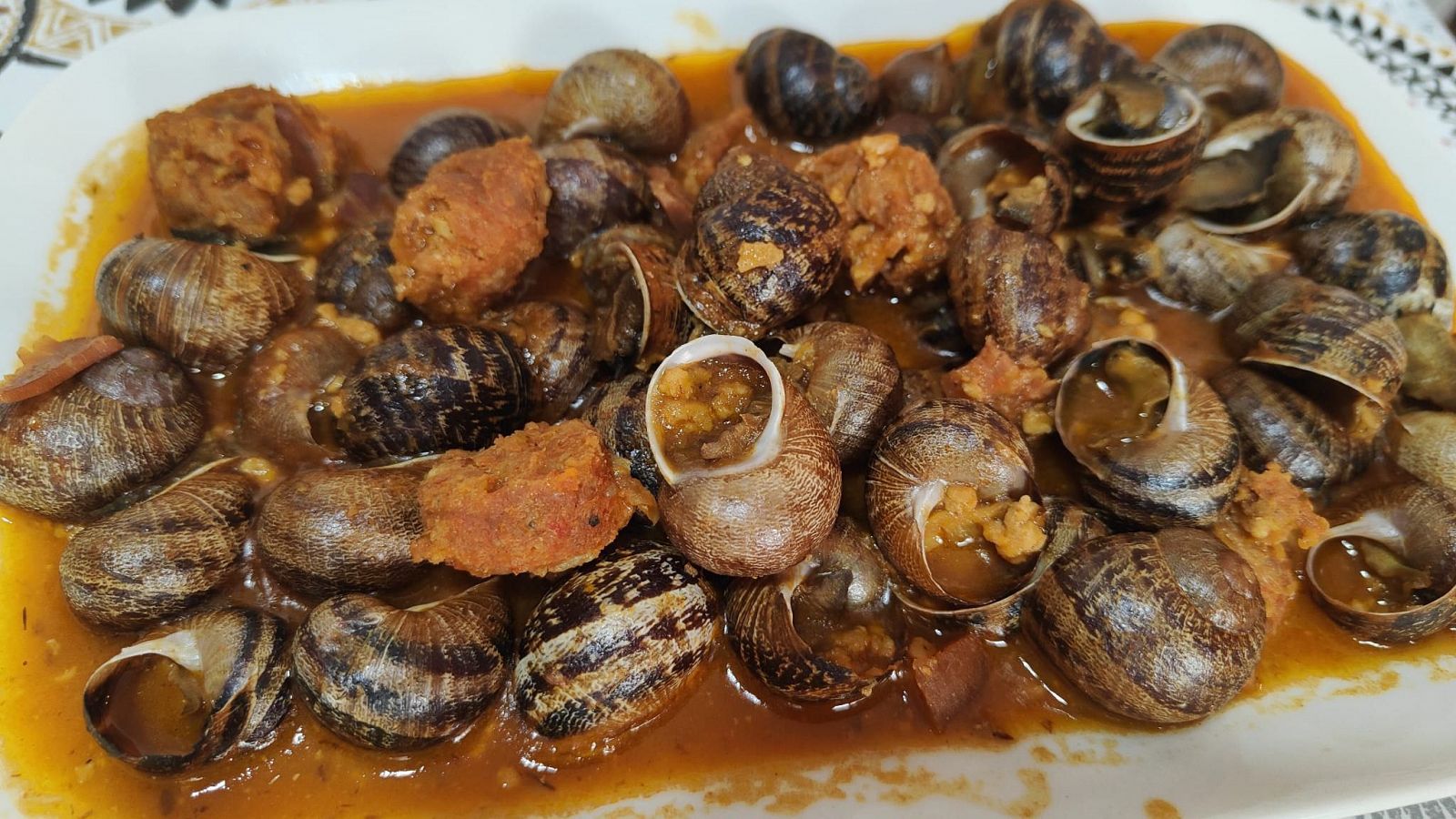 La cocina de Adora: Receta de caracoles en salsa