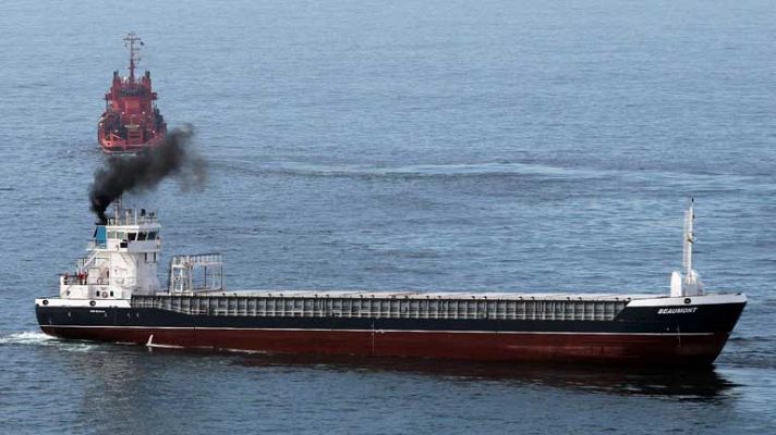 Telediario 1 - Reflotado el buque varado en Avilés