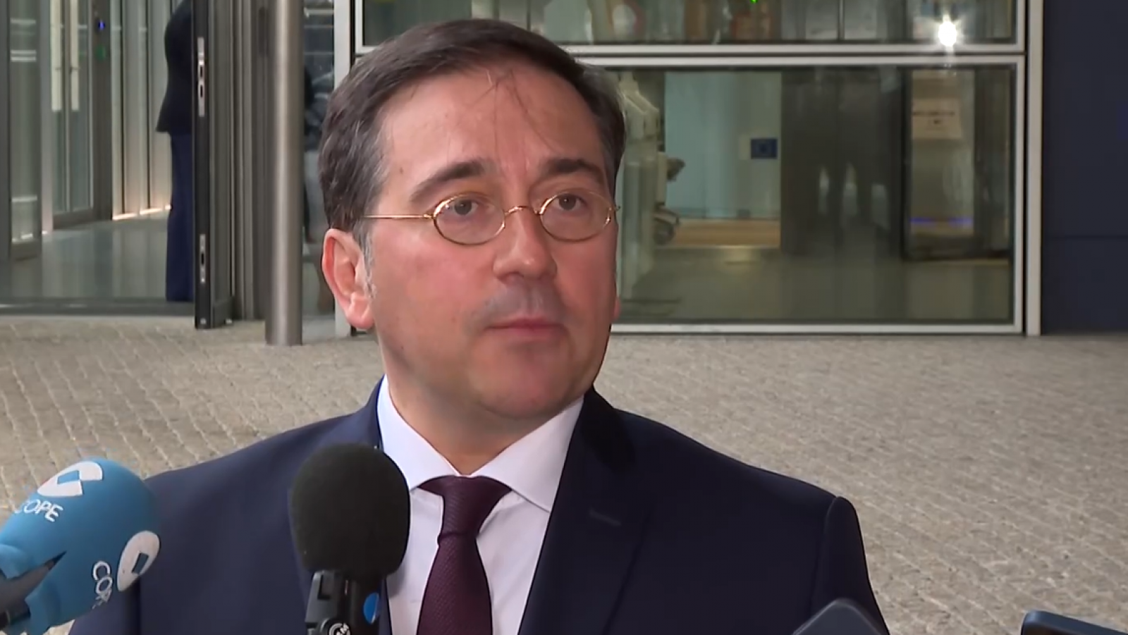 José Manuel Albares mantiene conversaciones con Reino Unido sobre Gibraltar | Ver