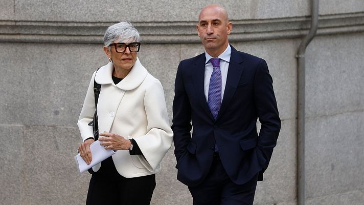 Fútbol - Luis Rubiales asegura que Jenni Hermoso "cambió su versión" sobre el beso