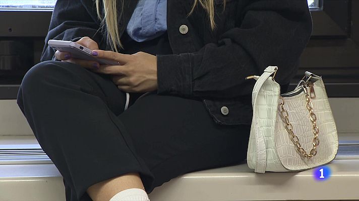 L'Informatiu - Save the Children alerta sobre l'ús intensiu d'Internet i la violència en adolescents