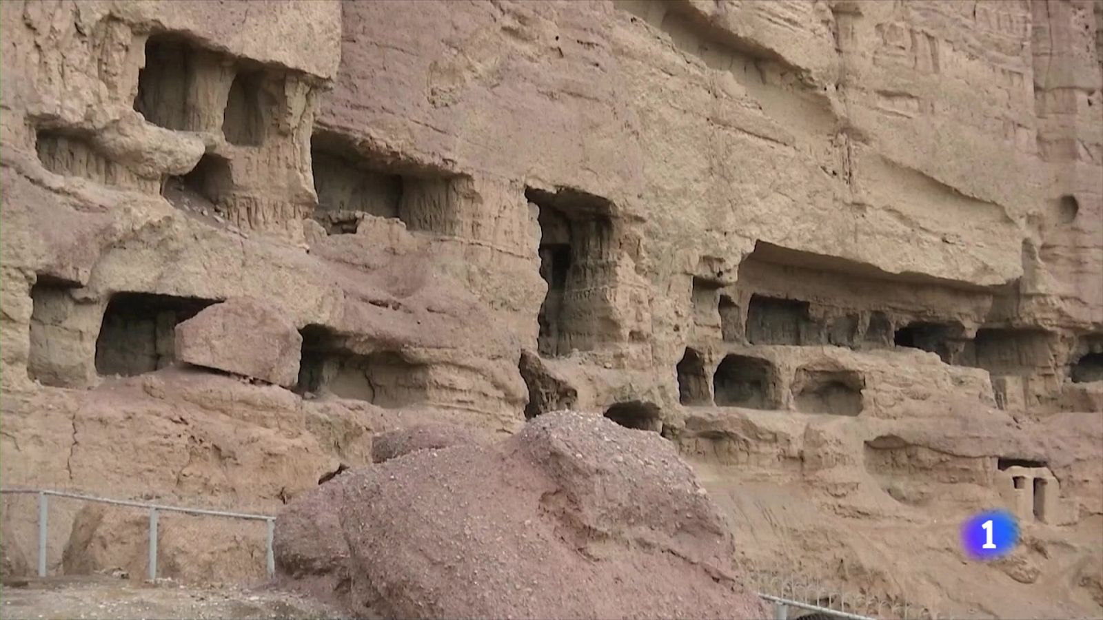 Tres catalans morts en un tiroteig a Bamian - L'Informatiu | Veure