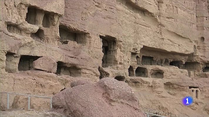 L'Informatiu - Tres catalans morts en un tiroteig a Bamian i Exteriors treballa en la repatriació