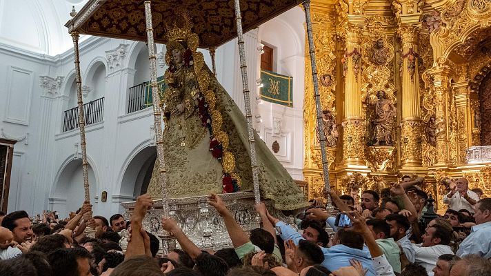 Telediario 1 - Los almonteños saltan la reja y da comienzo la procesión del Rocio
