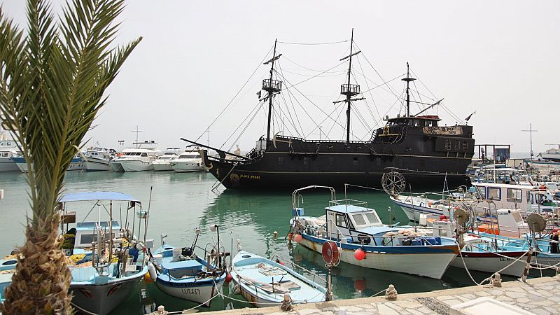 Sin equipaje - Chipre: Diversin en el mar - ver ahora