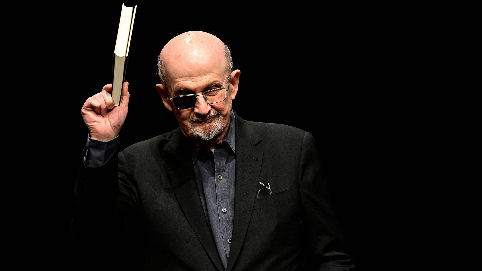 Salman Rushdie presenta 'Cuchillo' en RTVE