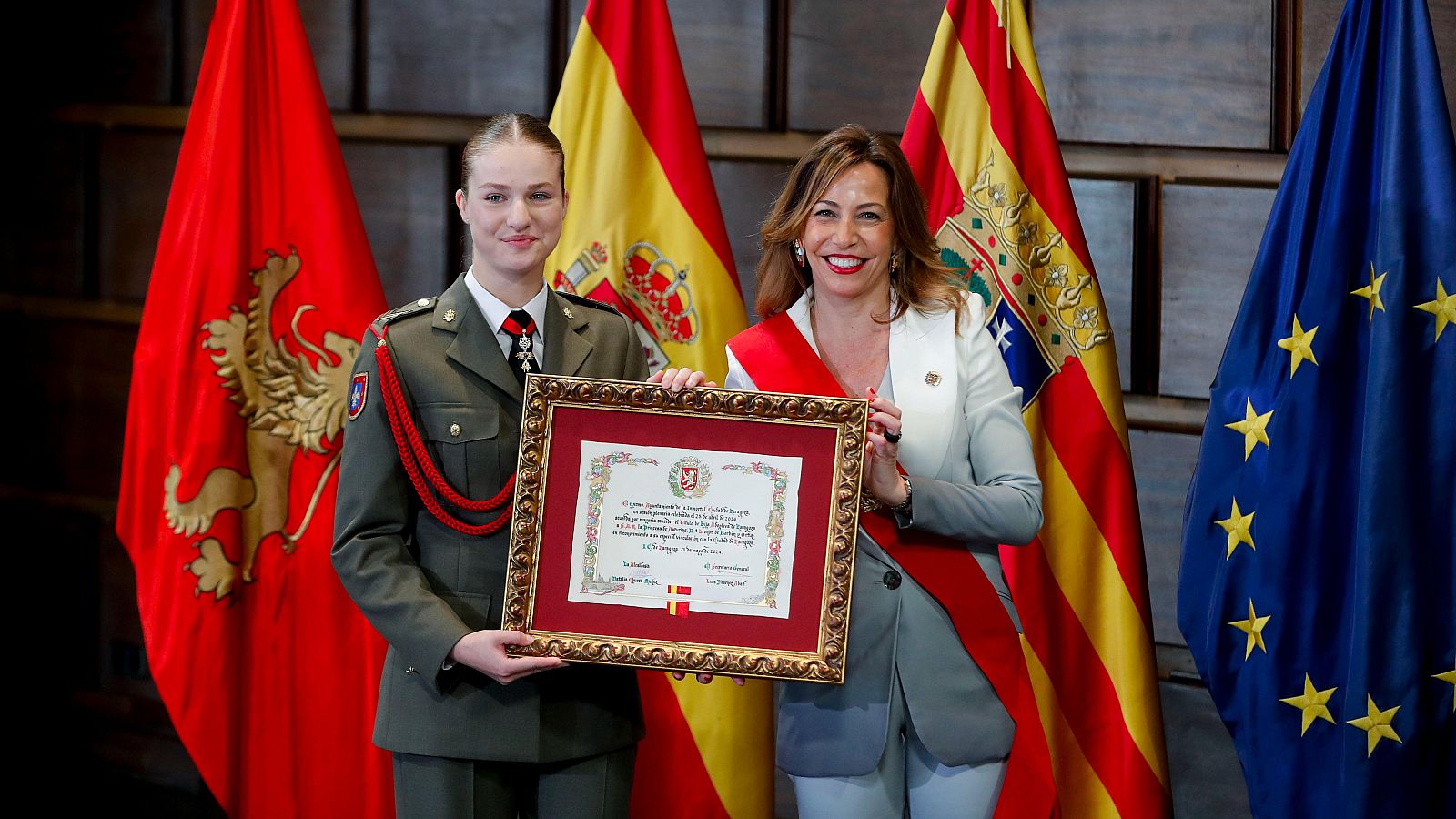 La princesa Leonor recibe el título de hija adoptiva de Zaragoza