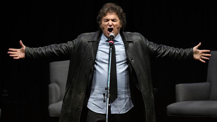 Telediario 1 - Milei sigue arremetiendo contra Sánchez y la revista Time le presenta como "El radical"