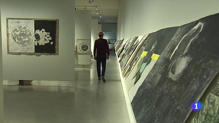 L'Informatiu - Pep Duran transforma decorats en fotocollages al Museu Can Framis de Barcelona