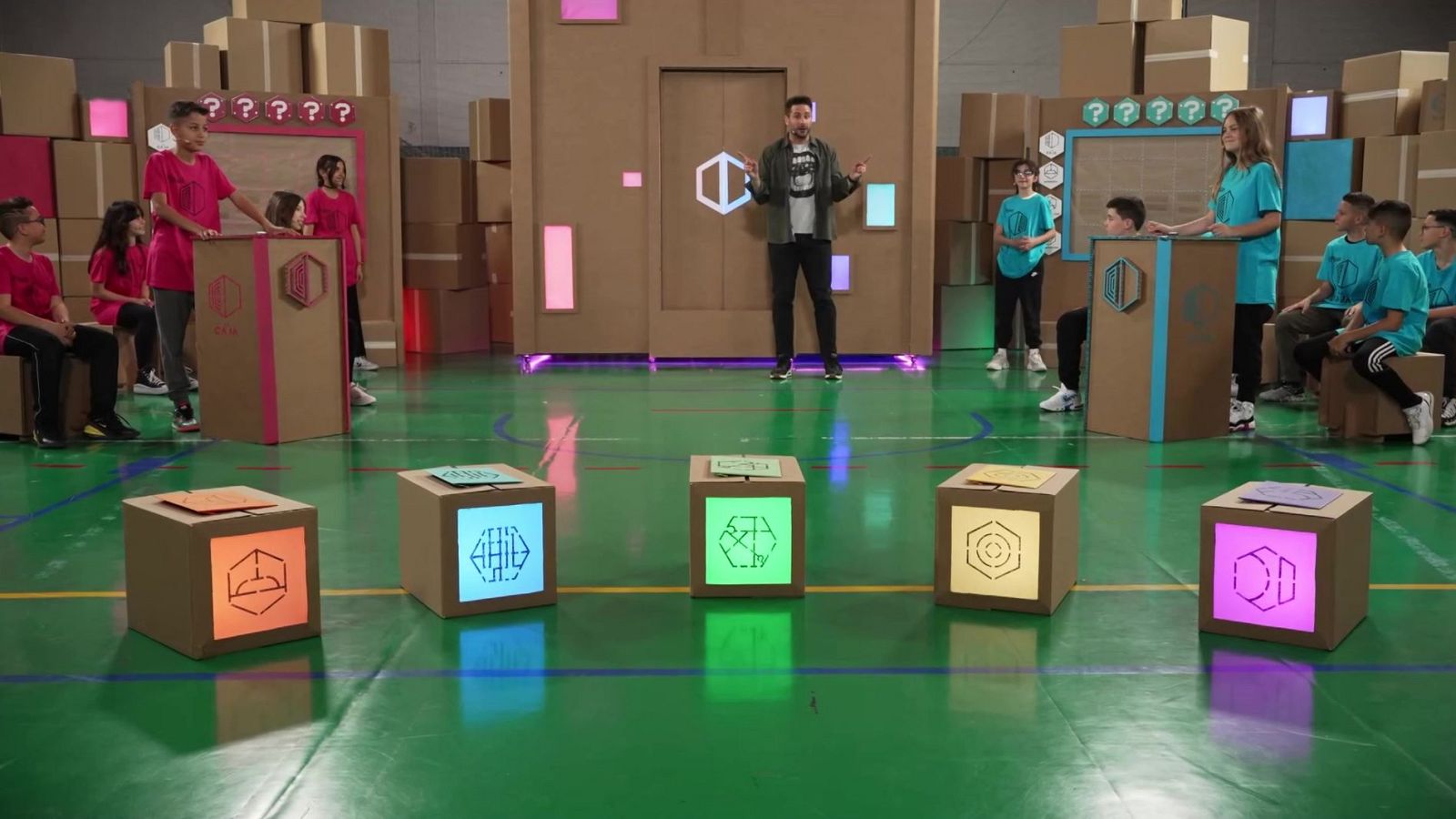 ¿Escritor, escritora, inventor, emperador o actriz? - Aprendemos en Clan. La Caja | Ver