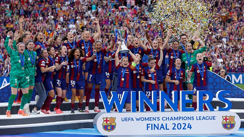Alexia Putellas levanta al cielo de Bilbao la tercera Champions del FC Barcelona