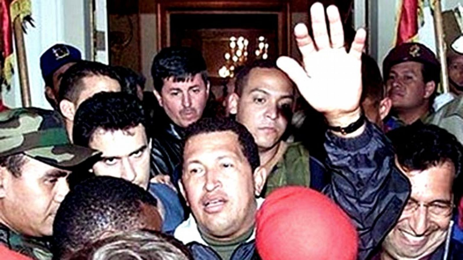 Chávez sobrevive a un golpe de estado en 2002