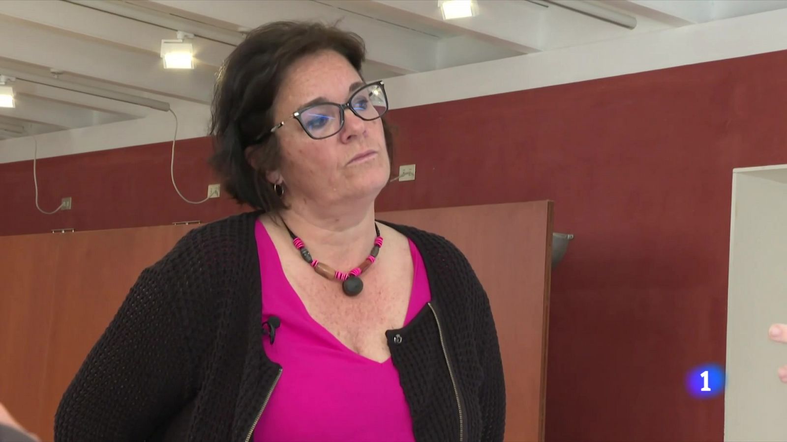 Acomiaden, a Cunit, una dona per retards continuats - L'Informatiu | Veure