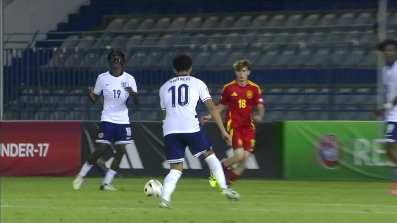 Fútbol -  Campeonato de Europa Sub-17 masculino. 1ª ronda: Inglaterra - España