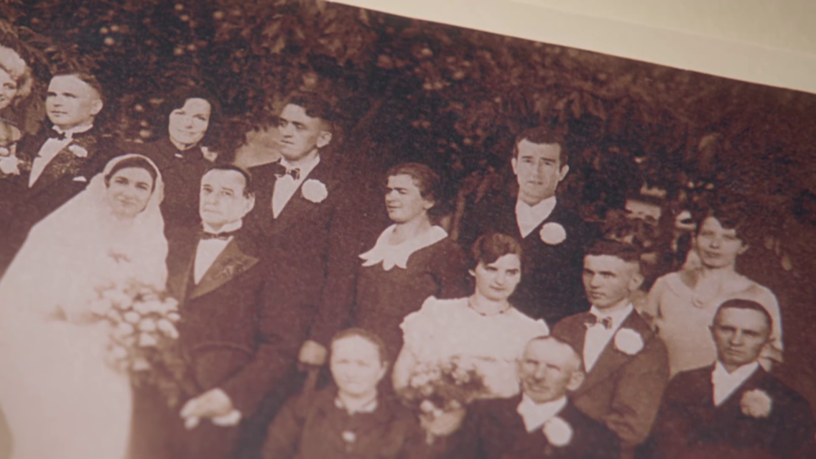 ¿Qué une a Manuel y a Carla? | Ver