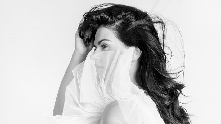 Eurovisión - Ulrikke - "Attention" - (Noruega)