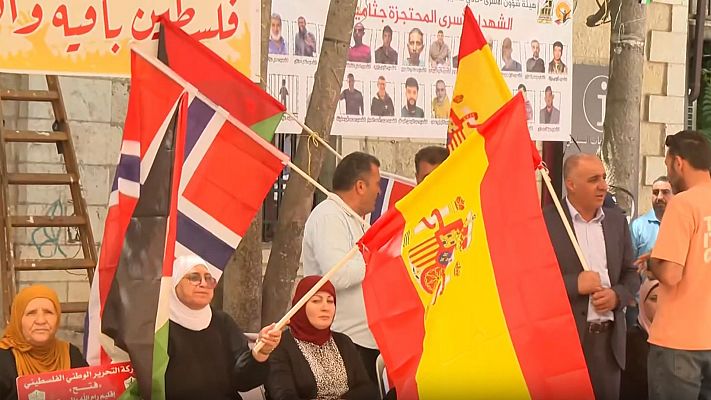 Telediario 2 - Ramala se llena de banderas españolas tras el reconocimiento del Estado palestino