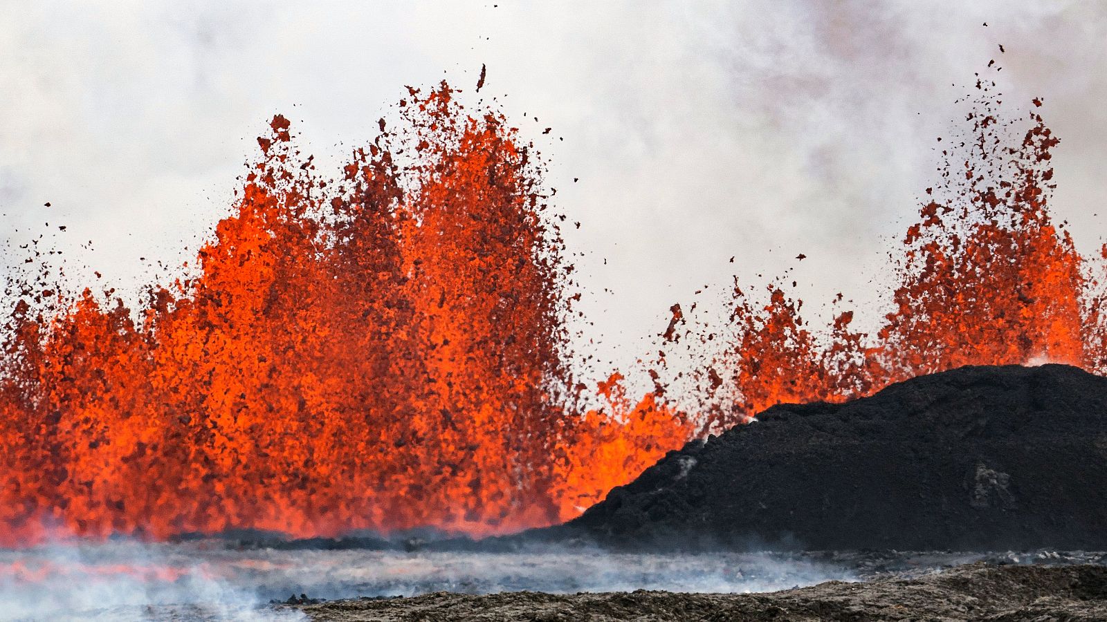 Quinta erupción volcánica en Islandia: "Nunca dejas de estar asustado"