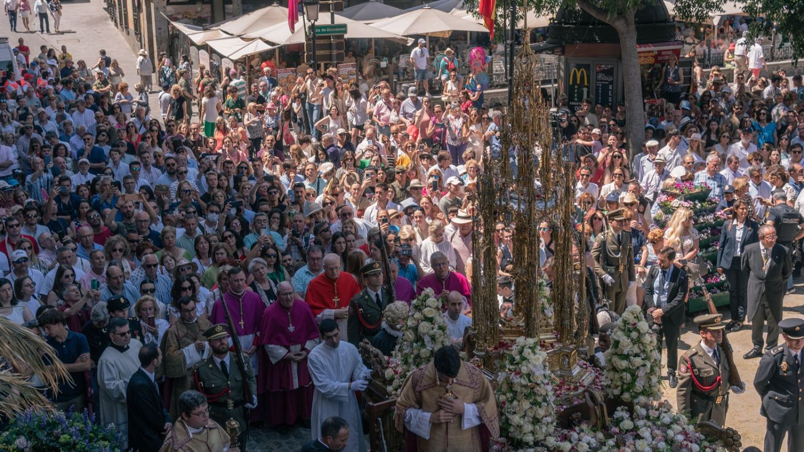 Toledo celebra su procesión del Corpus Christi - Noticias de Castilla-La Mancha | Ver