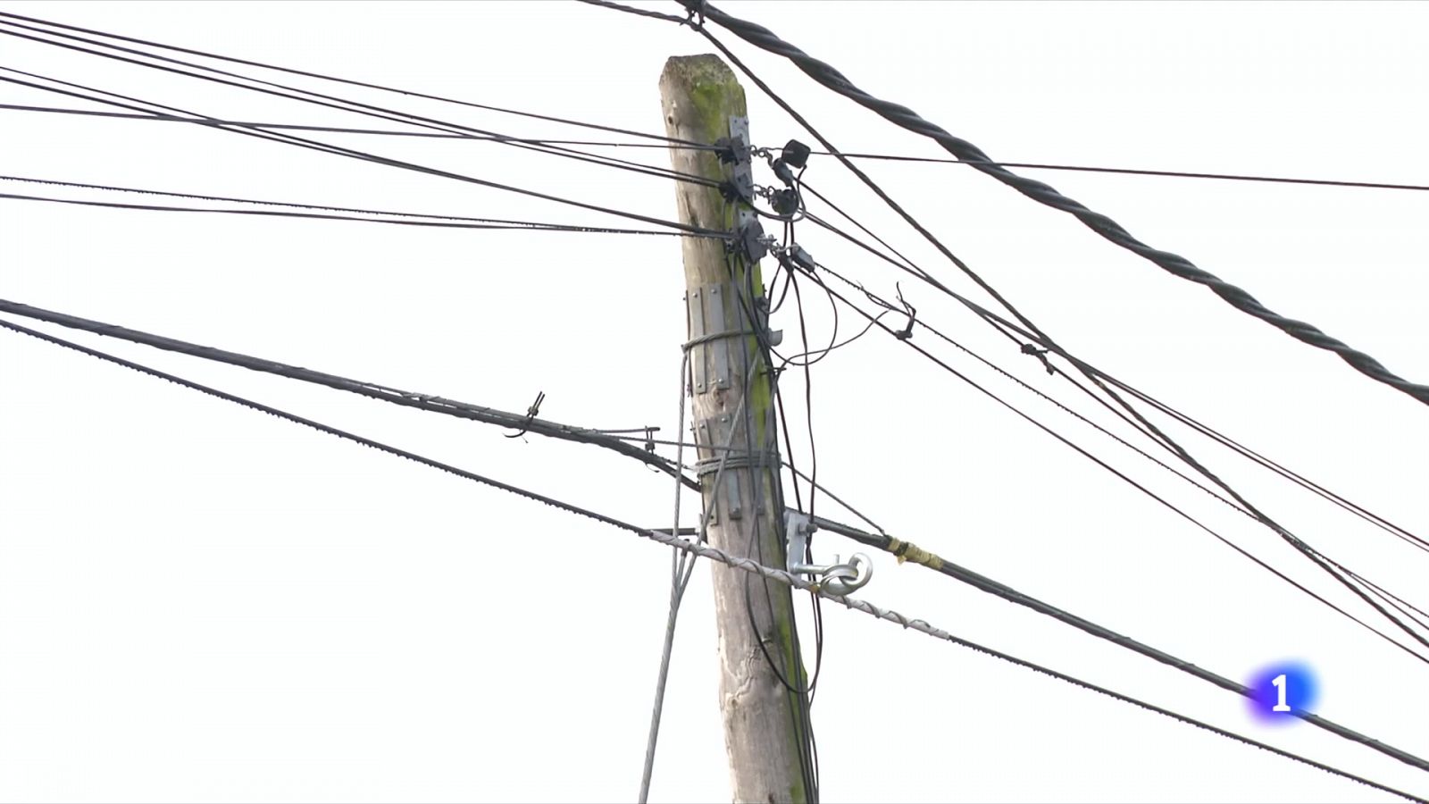 Els veïns de Sant Pere de Riu, incomunicats per un robatori de coure - L'Informatiu | Veure