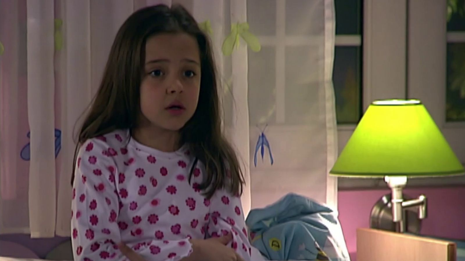 Ana y los siete - Temporada 5 - Episodio 7: A veces oigo voces - Ver ahora