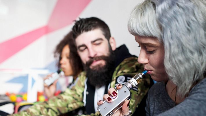 Jóvenes y expertos unidos contra los vapeadores para conseguir una generación libre de humo en 2030