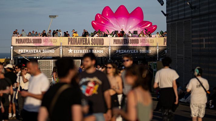 Telediario Fin de Semana - PJ Harvey vuelve al Primavera Sound tras estar cerca de dejar la música y 8 años sin sacar disco