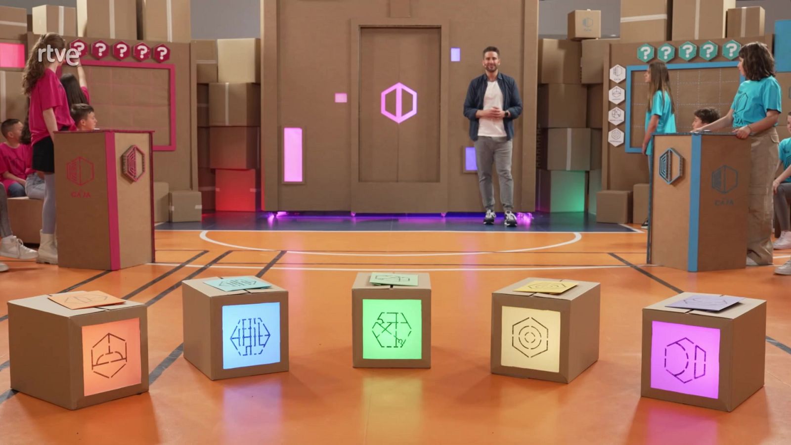 ¿Actor, físico, político, actriz o matemática? - Aprendemos en Clan. La Caja | Ver