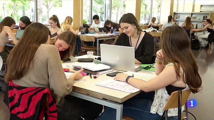 Els estudiants omplen les biblioteques a 48 hores de la selectivitat