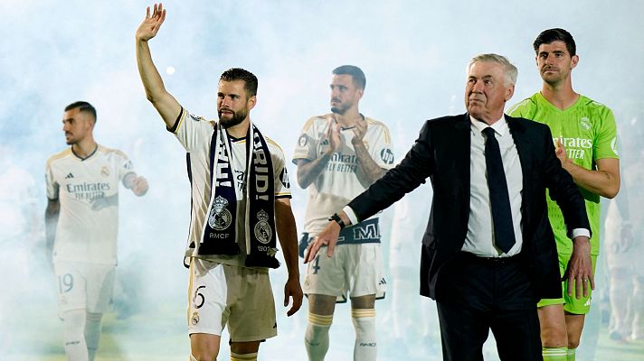 El madridismo celebra la 15ª en Madrid y cierra la fiesta en el Bernabéu