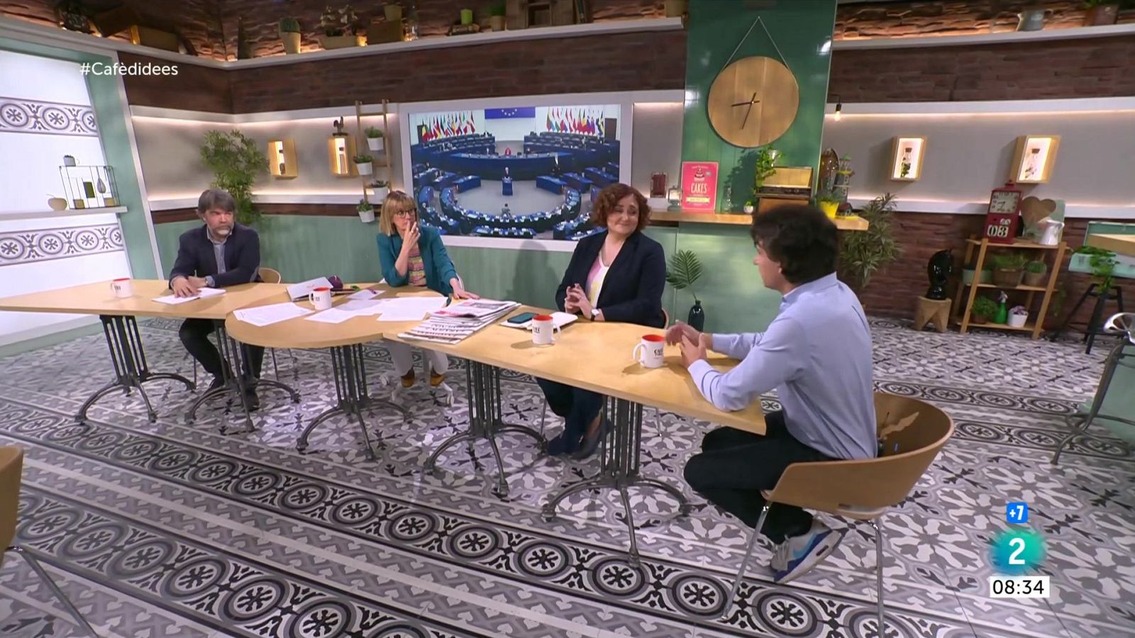 Les eleccions europees, 'Codi 6' i entrevista a Cheikh Drame