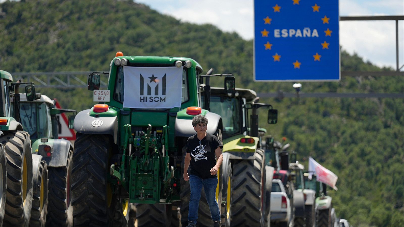 Los agricultores siguen con las protestas: bloquean principales pasos fronterizos entre Francia y España