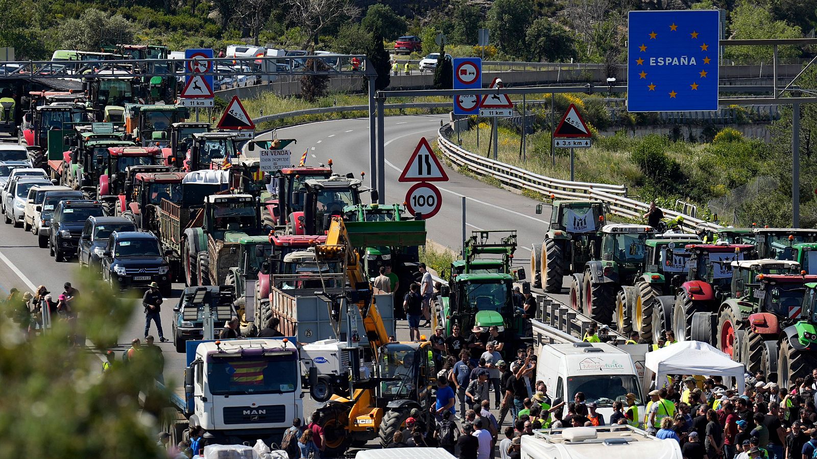Los agricultores retoman las protestas a pocos días de las elecciones europeas